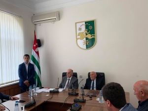Президент Абхазии ответил на вопросы депутатов